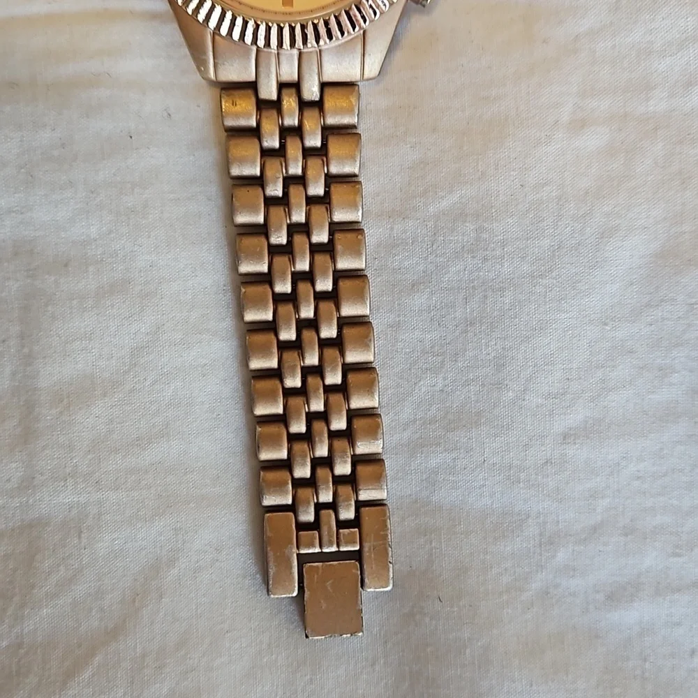 🪅 Rose Gold Watch